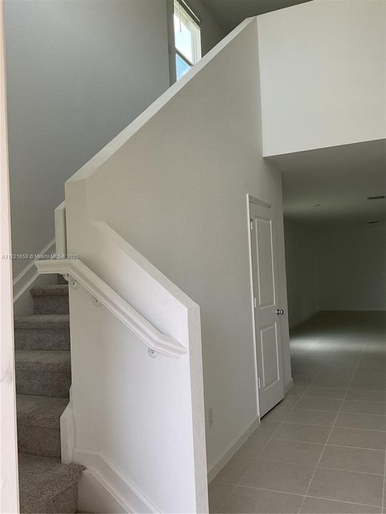 Active With Contract: $2,600 (5 beds, 2 baths, 2326 Square Feet)