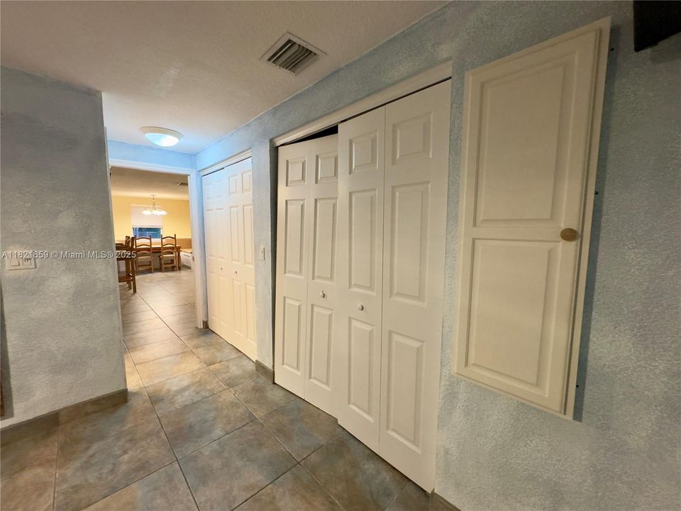 Recientemente alquilado: $2,800 (2 camas, 2 baños, 1100 Pies cuadrados)