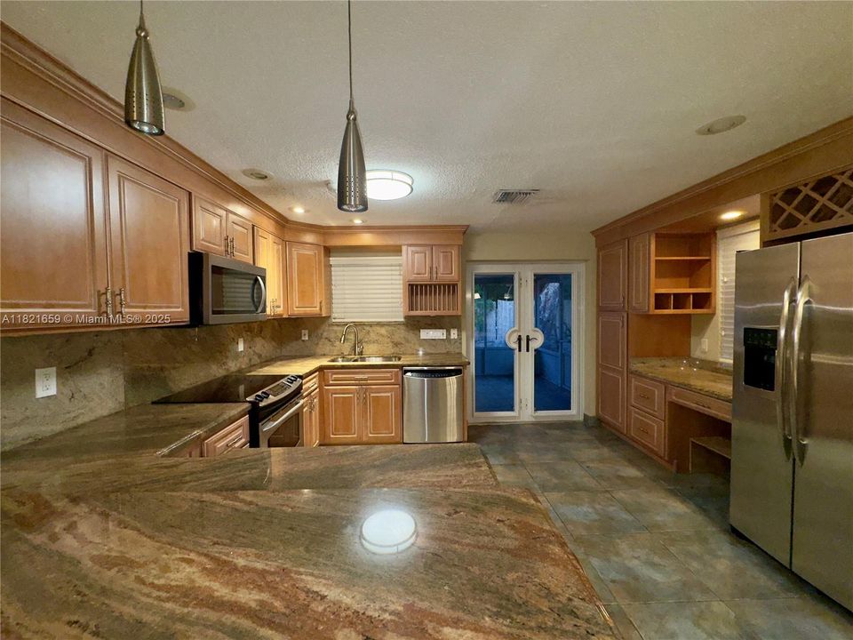 Recientemente alquilado: $2,800 (2 camas, 2 baños, 1100 Pies cuadrados)