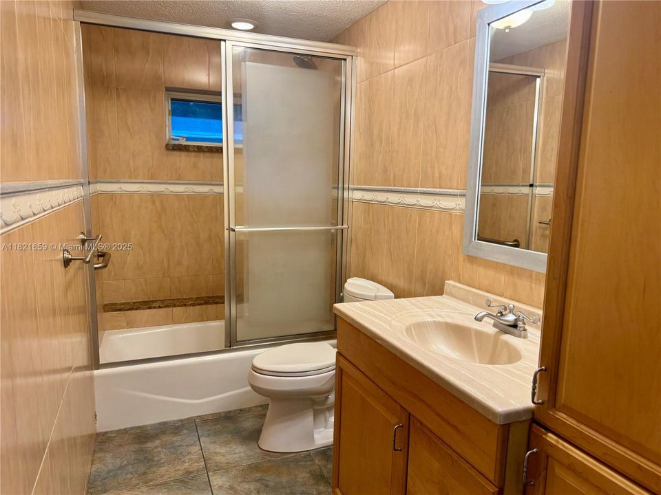 Recientemente alquilado: $2,800 (2 camas, 2 baños, 1100 Pies cuadrados)