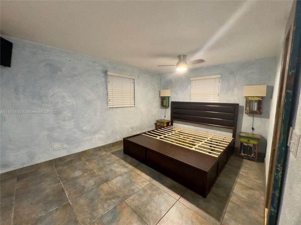 Recientemente alquilado: $2,800 (2 camas, 2 baños, 1100 Pies cuadrados)