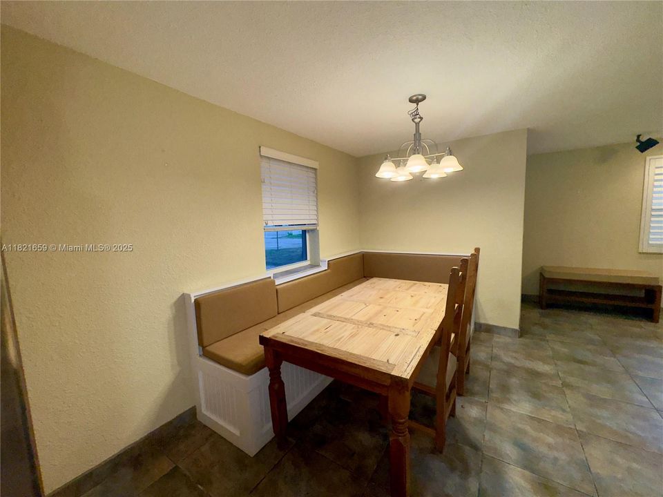 Recientemente alquilado: $2,800 (2 camas, 2 baños, 1100 Pies cuadrados)