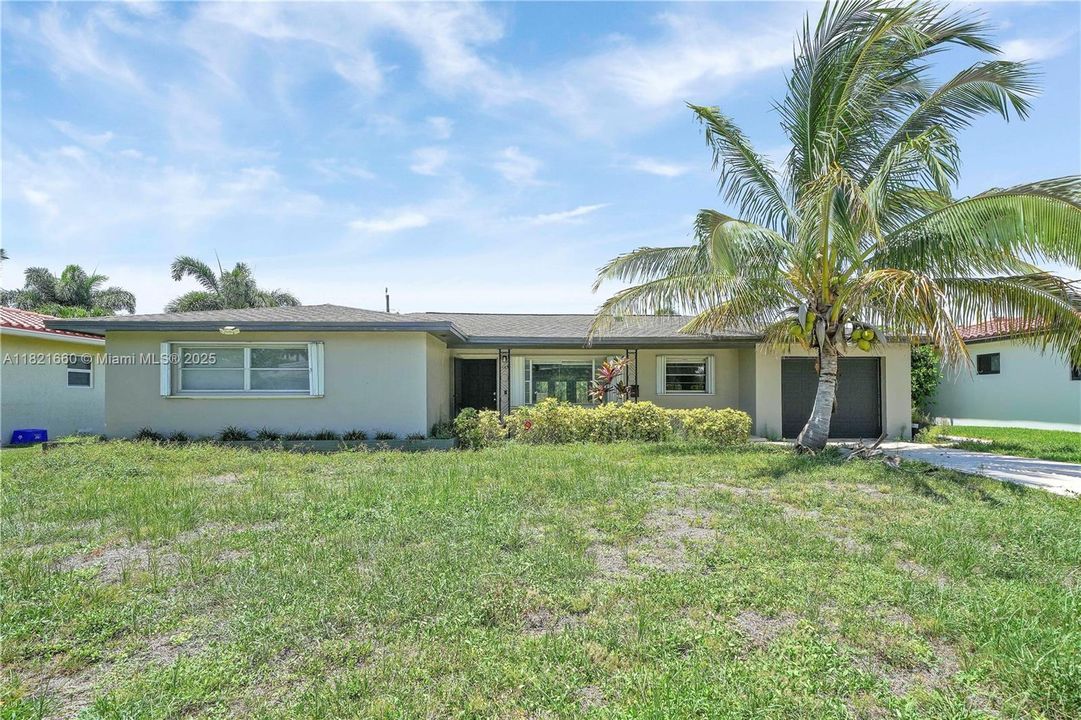 Недавно продано: $699,000 (3 спален, 2 ванн, 2102 Квадратных фут)