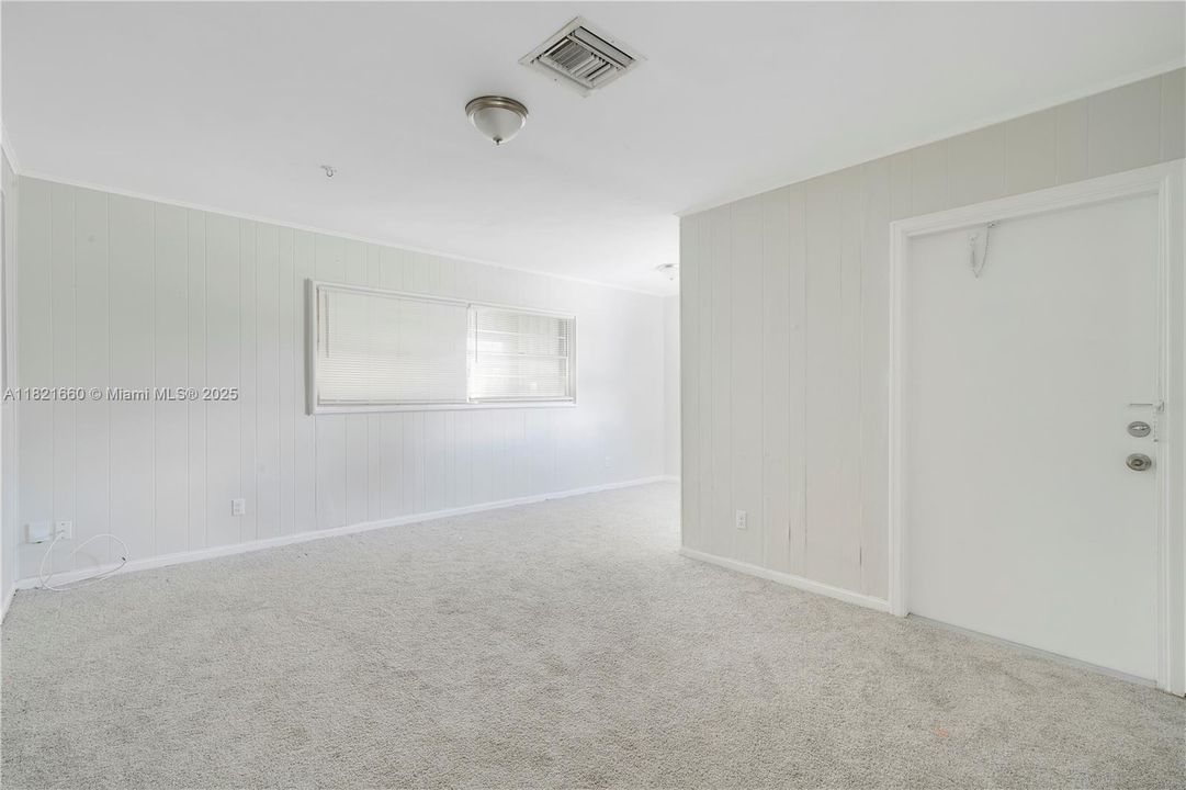 Недавно продано: $699,000 (3 спален, 2 ванн, 2102 Квадратных фут)