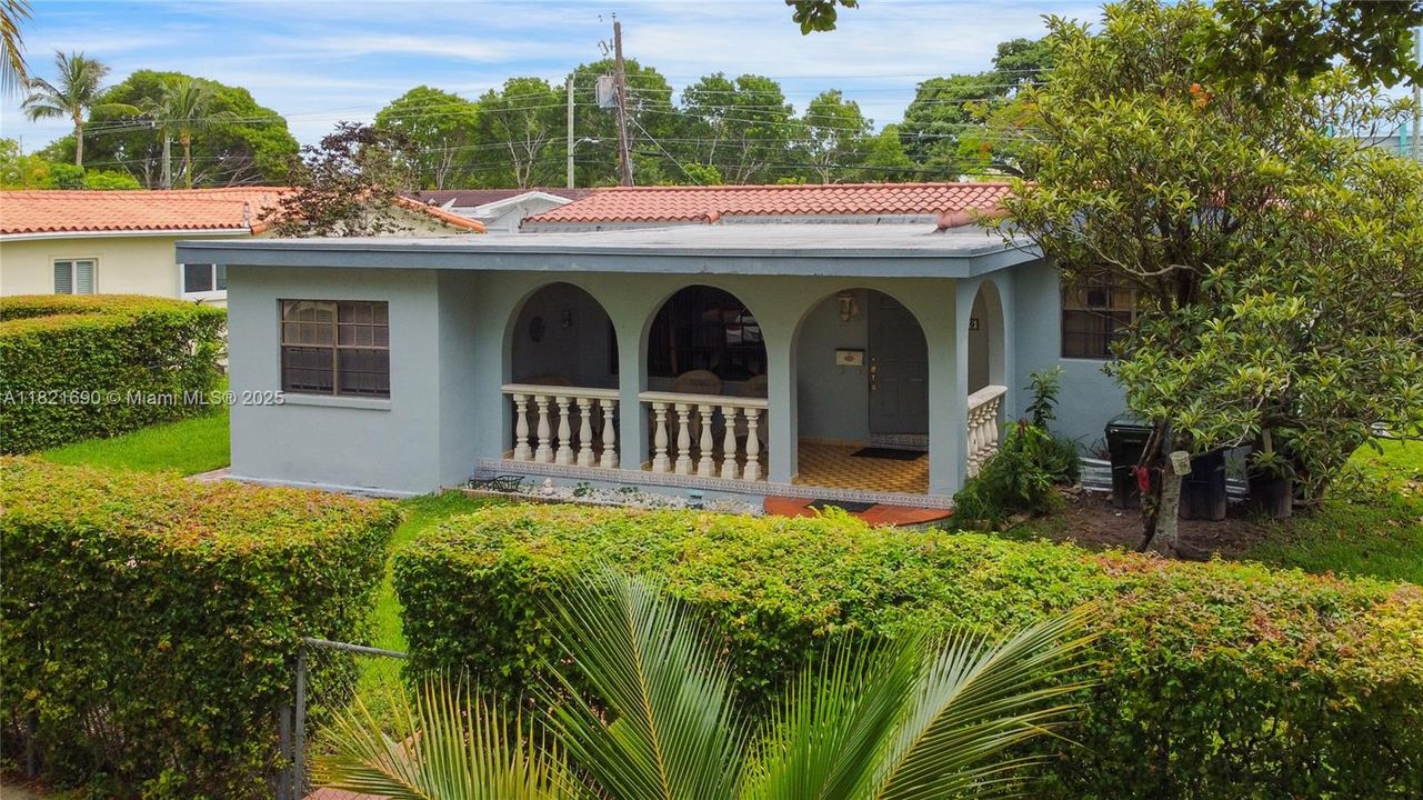 For Sale: $825,000 (3 beds, 2 baths, 1767 Square Feet)