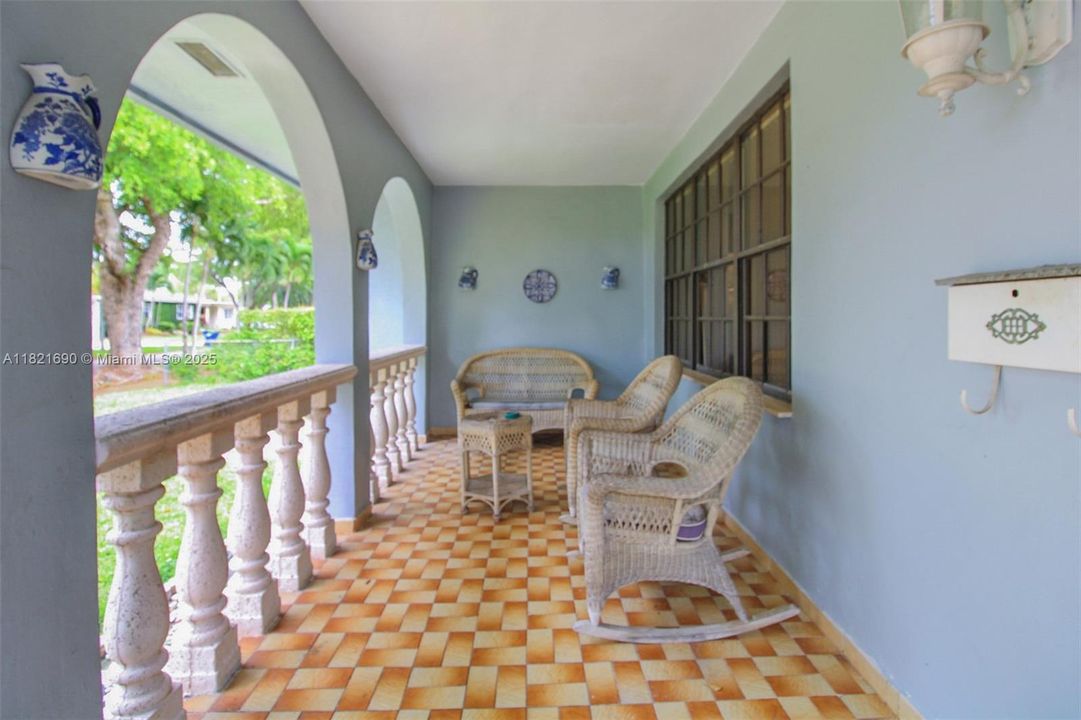 For Sale: $825,000 (3 beds, 2 baths, 1767 Square Feet)