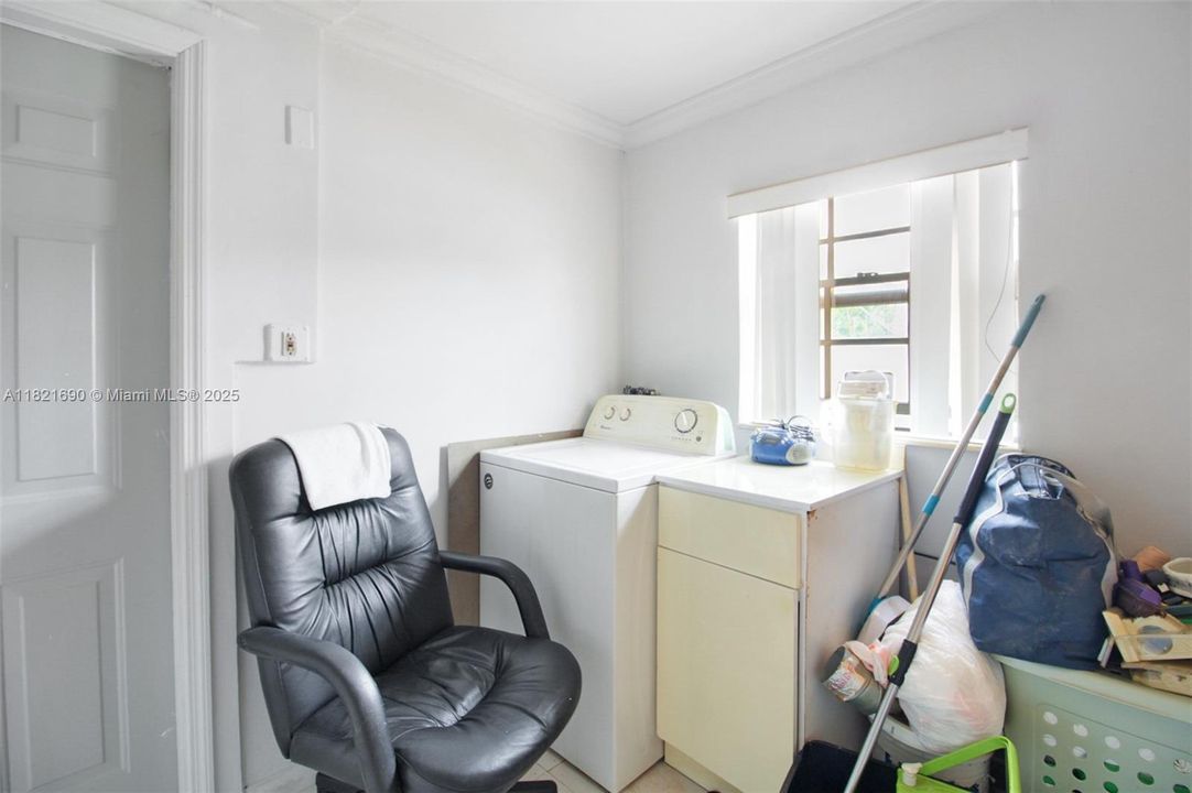 For Sale: $825,000 (3 beds, 2 baths, 1767 Square Feet)