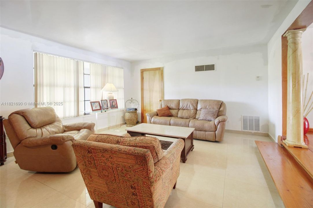 For Sale: $825,000 (3 beds, 2 baths, 1767 Square Feet)