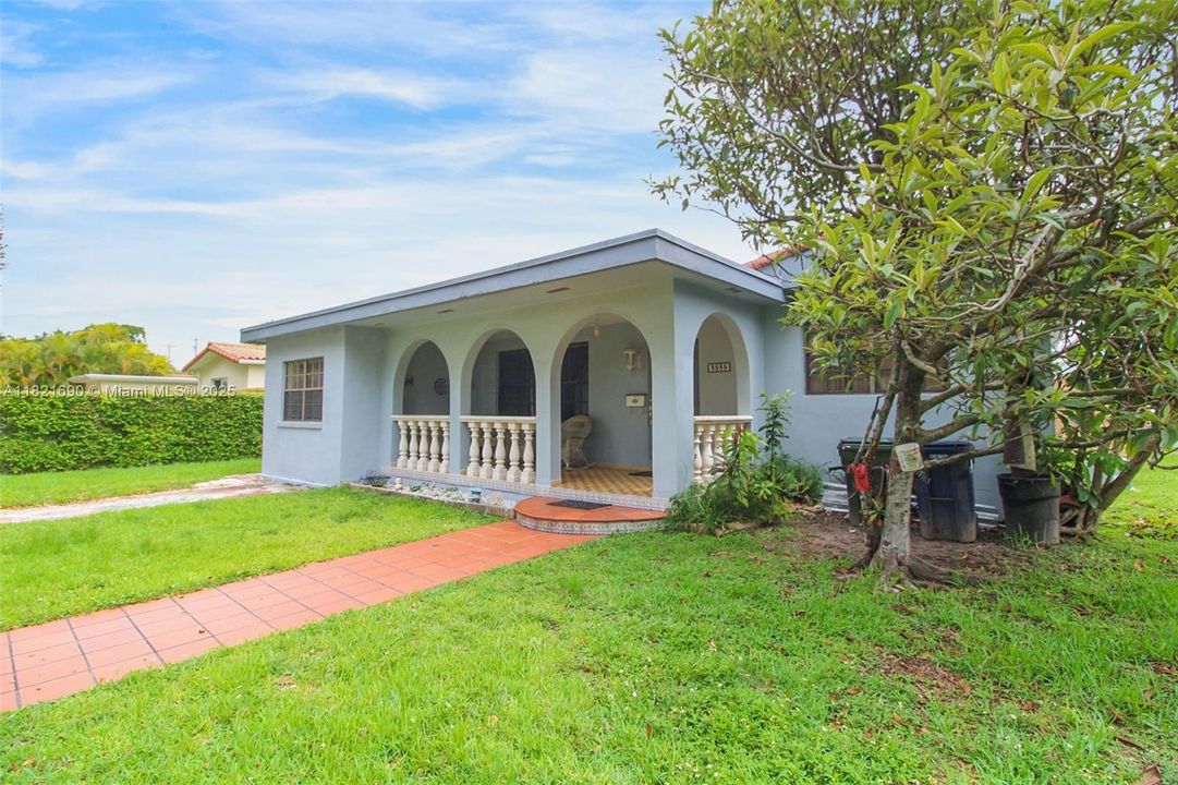 For Sale: $825,000 (3 beds, 2 baths, 1767 Square Feet)