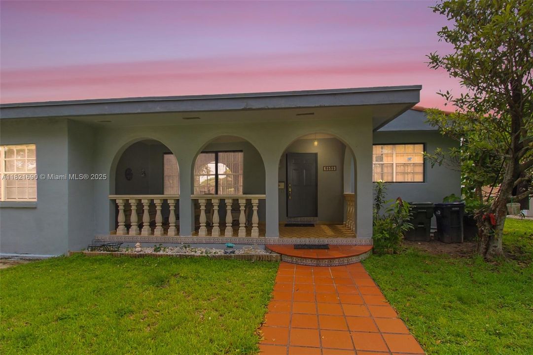 For Sale: $825,000 (3 beds, 2 baths, 1767 Square Feet)