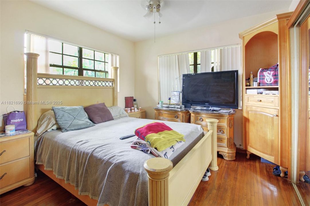 For Sale: $825,000 (3 beds, 2 baths, 1767 Square Feet)