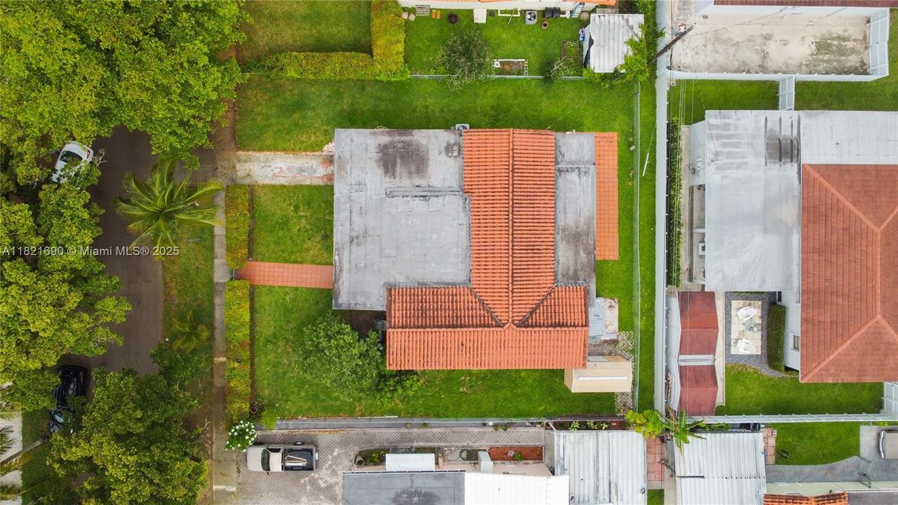 For Sale: $825,000 (3 beds, 2 baths, 1767 Square Feet)