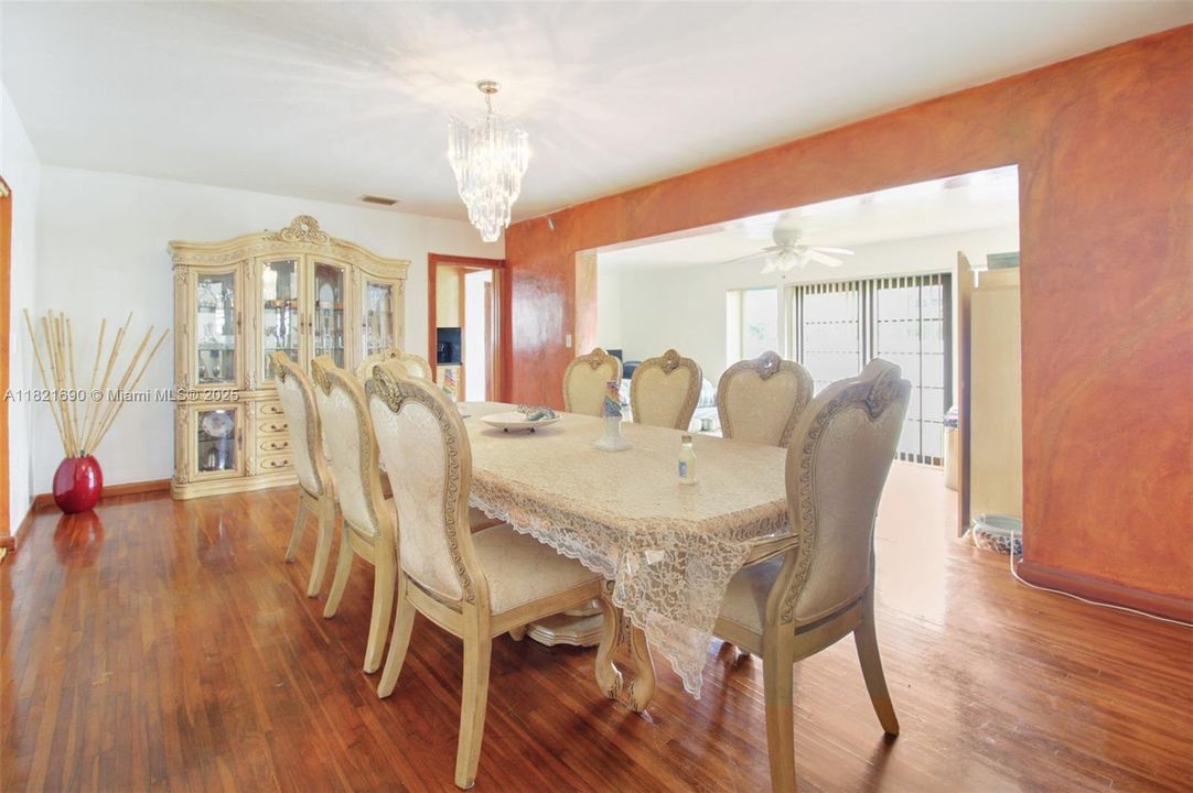 For Sale: $825,000 (3 beds, 2 baths, 1767 Square Feet)