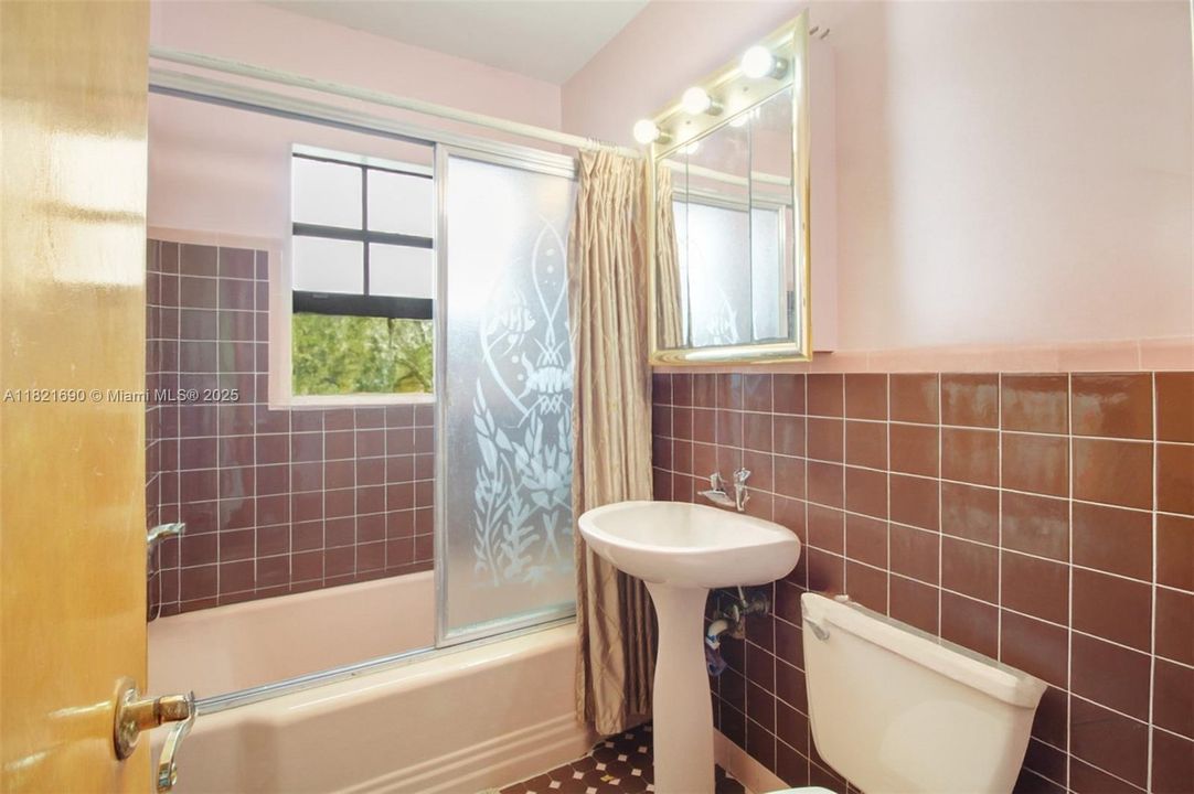 For Sale: $825,000 (3 beds, 2 baths, 1767 Square Feet)