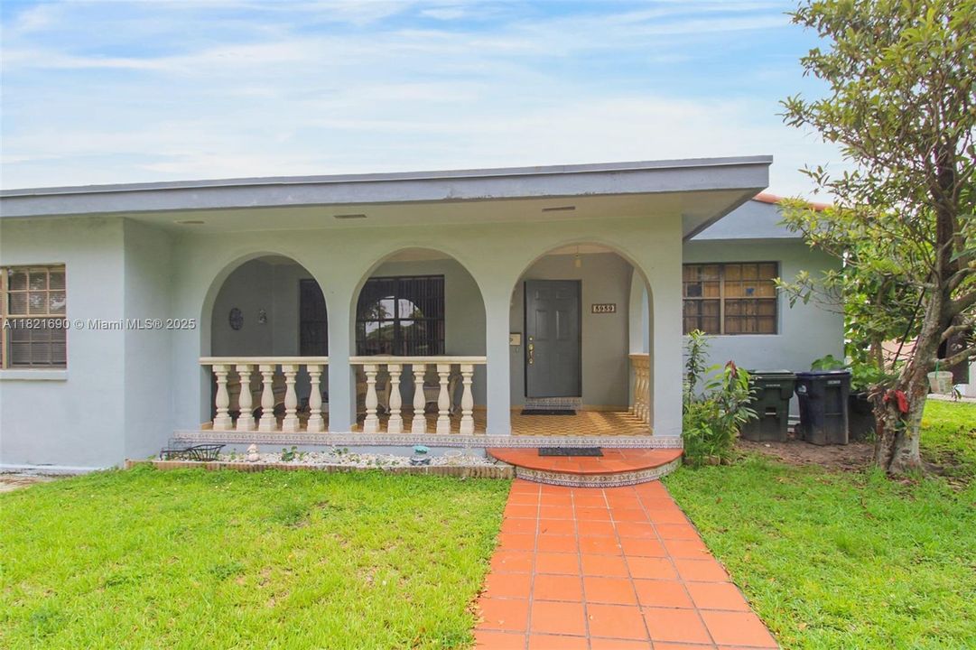 For Sale: $825,000 (3 beds, 2 baths, 1767 Square Feet)