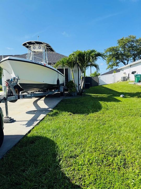 For Rent: $2,465 (4 beds, 2 baths, 1642 Square Feet)