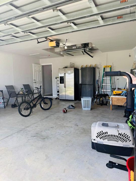 For Rent: $2,465 (4 beds, 2 baths, 1642 Square Feet)