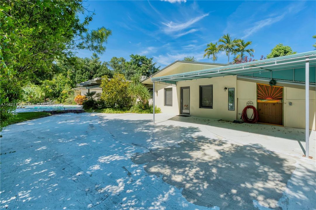 Active With Contract: $1,300,000 (5 beds, 3 baths, 3971 Square Feet)