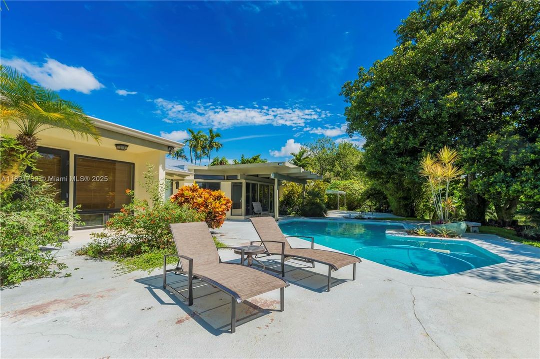 Active With Contract: $1,300,000 (5 beds, 3 baths, 3971 Square Feet)