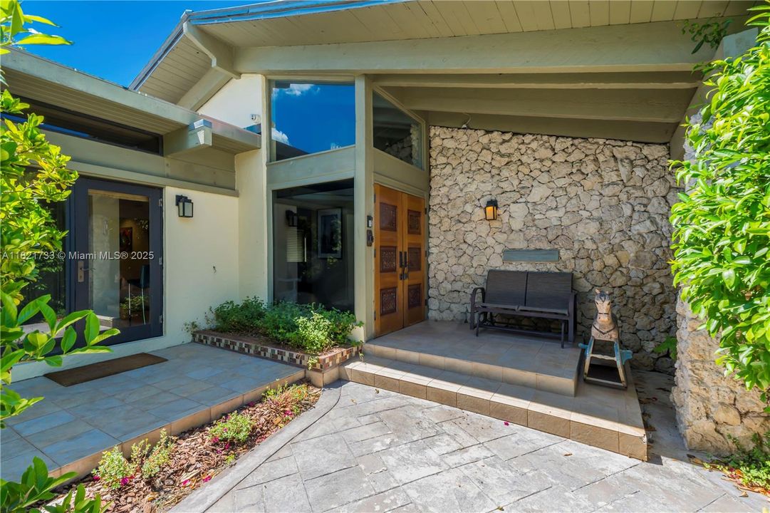 Active With Contract: $1,300,000 (5 beds, 3 baths, 3971 Square Feet)