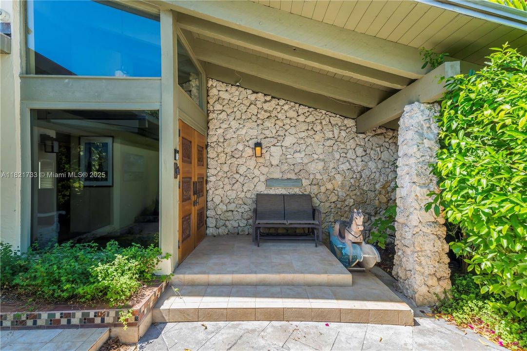 Active With Contract: $1,300,000 (5 beds, 3 baths, 3971 Square Feet)