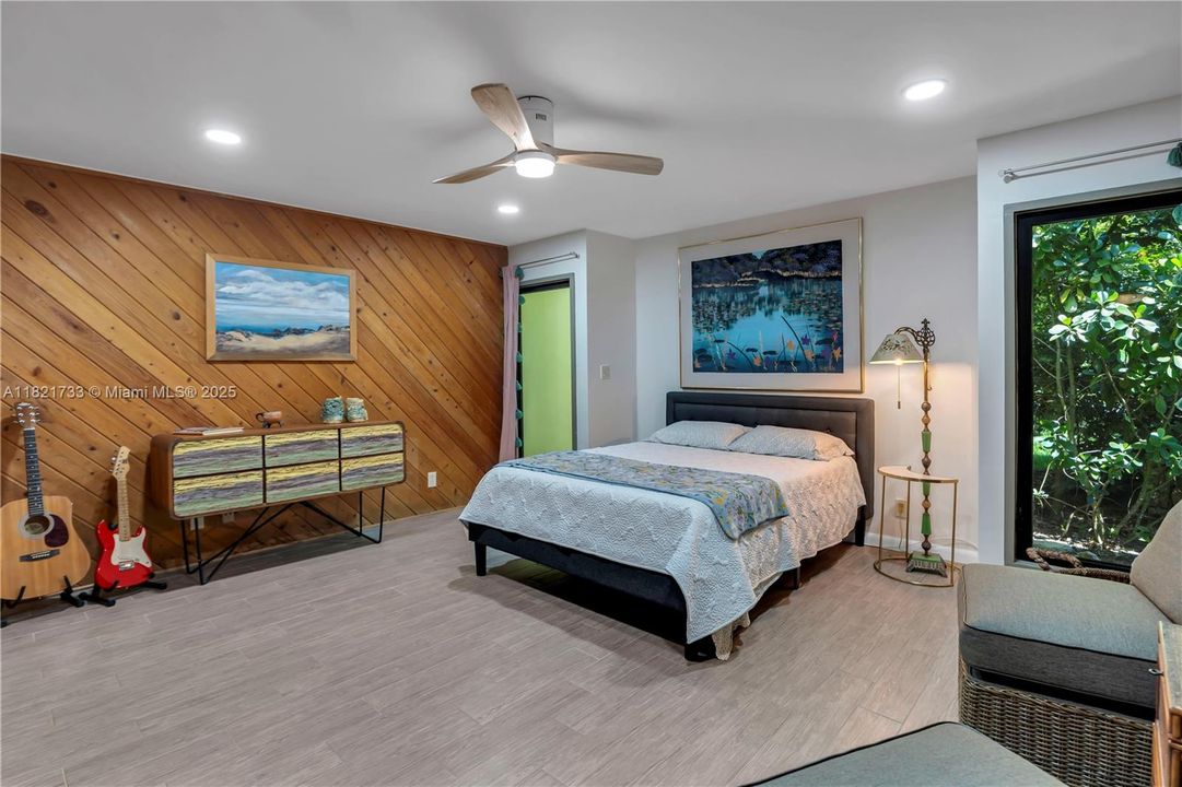 Active With Contract: $1,300,000 (5 beds, 3 baths, 3971 Square Feet)