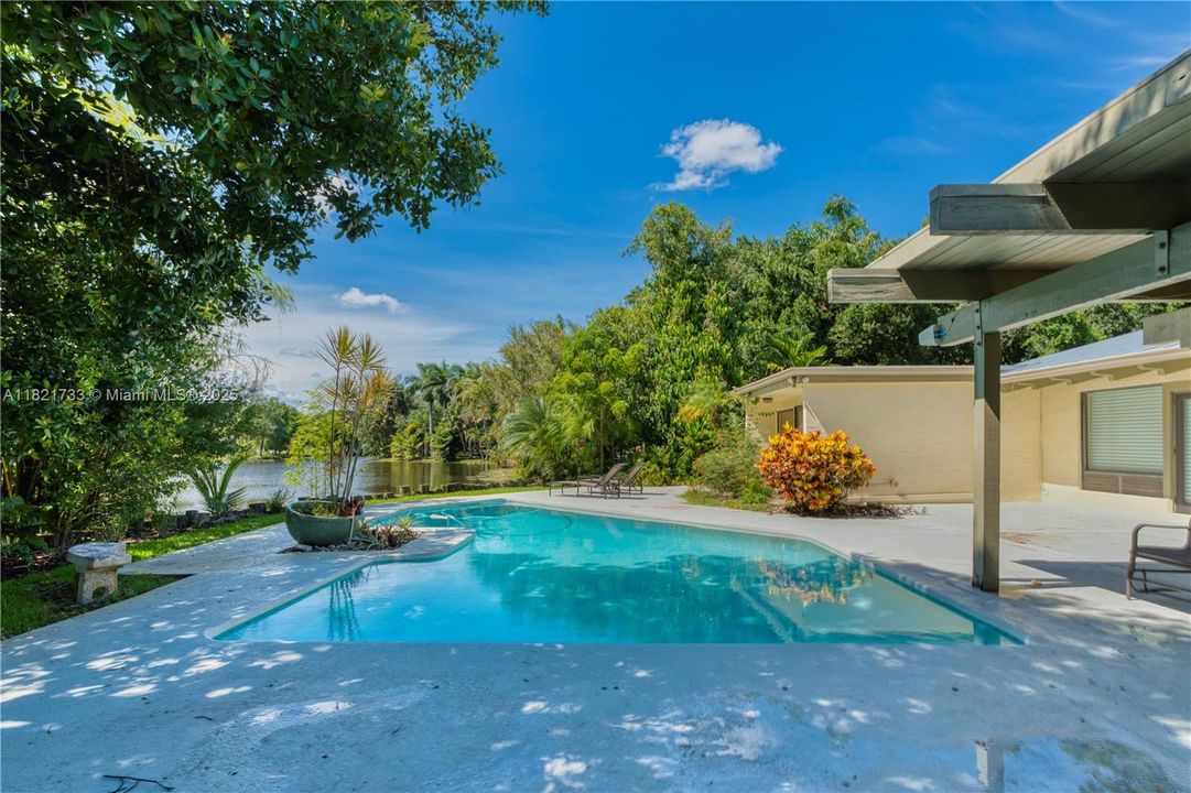 Active With Contract: $1,300,000 (5 beds, 3 baths, 3971 Square Feet)