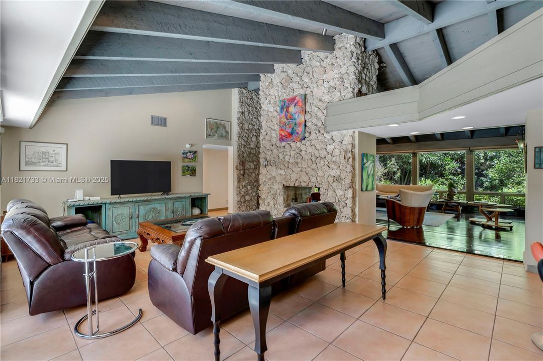 Active With Contract: $1,300,000 (5 beds, 3 baths, 3971 Square Feet)