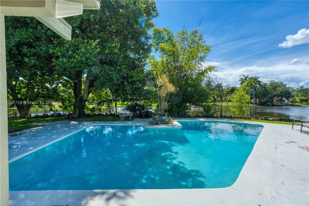 Active With Contract: $1,300,000 (5 beds, 3 baths, 3971 Square Feet)