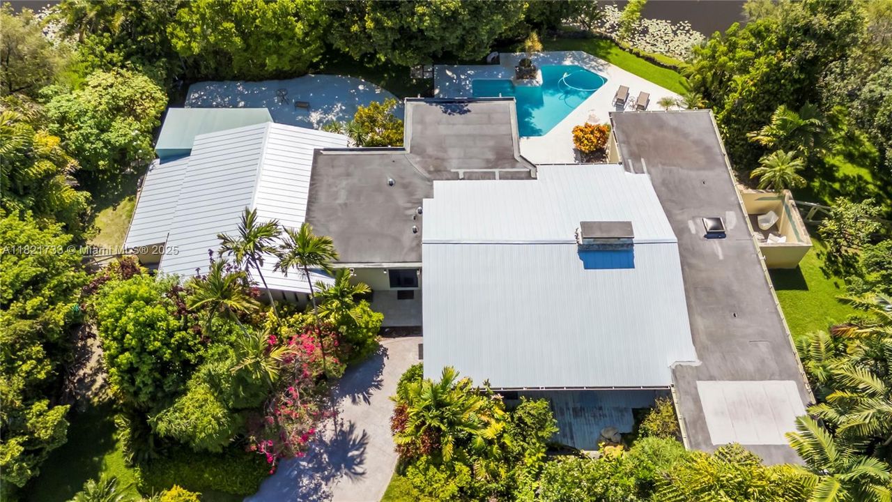 Active With Contract: $1,300,000 (5 beds, 3 baths, 3971 Square Feet)