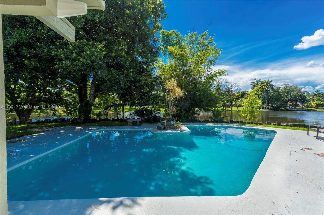 Active With Contract: $1,300,000 (5 beds, 3 baths, 3971 Square Feet)