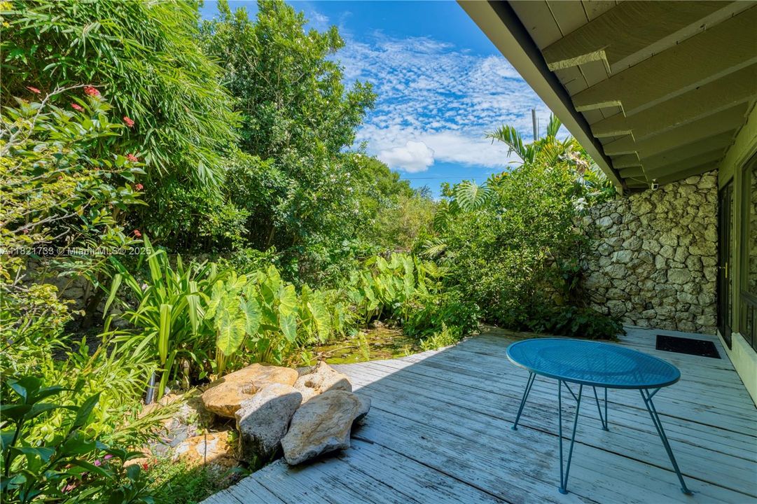 Active With Contract: $1,300,000 (5 beds, 3 baths, 3971 Square Feet)