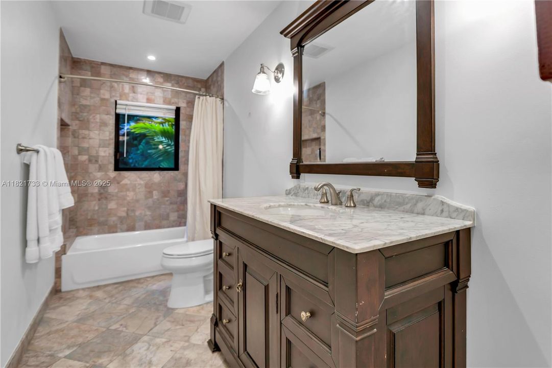 Active With Contract: $1,300,000 (5 beds, 3 baths, 3971 Square Feet)