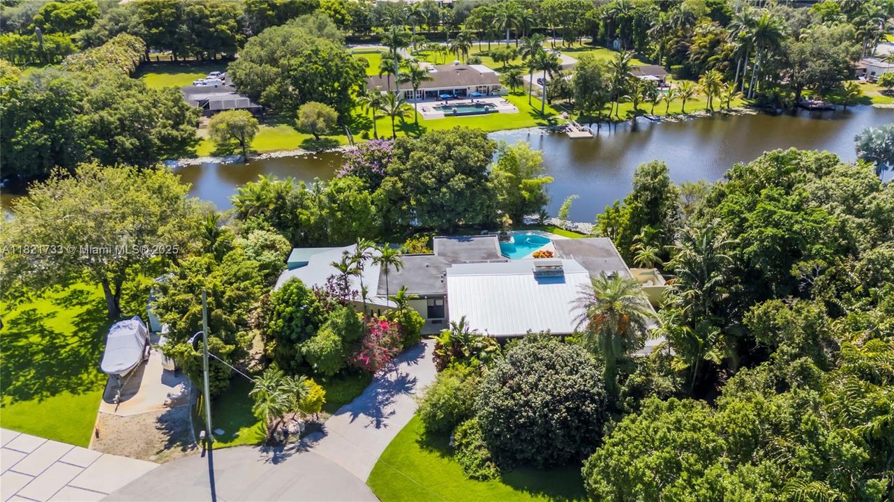 Active With Contract: $1,300,000 (5 beds, 3 baths, 3971 Square Feet)