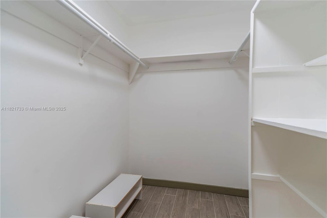 Active With Contract: $1,300,000 (5 beds, 3 baths, 3971 Square Feet)