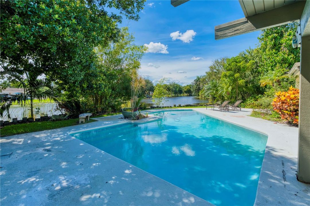 Active With Contract: $1,300,000 (5 beds, 3 baths, 3971 Square Feet)