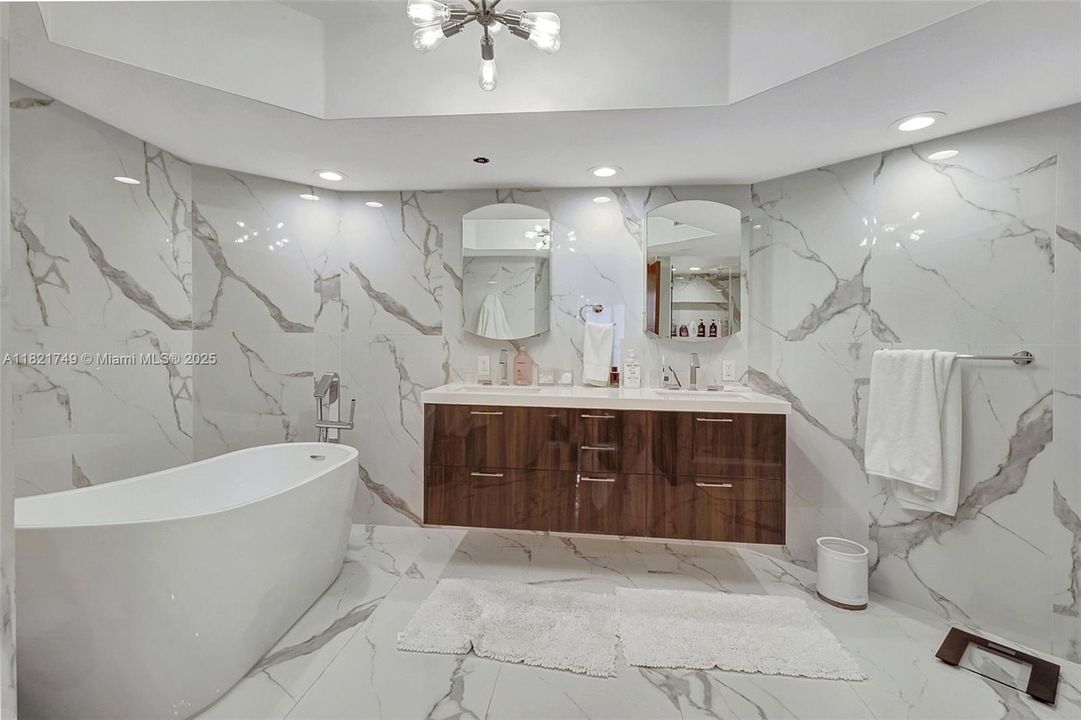 На продажу: $1,900,000 (3 спален, 2 ванн, 2020 Квадратных фут)