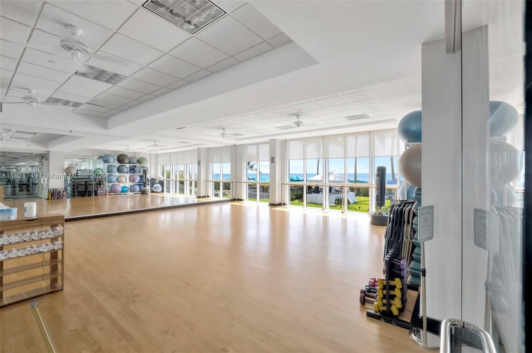 На продажу: $1,900,000 (3 спален, 2 ванн, 2020 Квадратных фут)