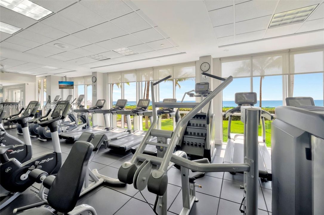 На продажу: $1,900,000 (3 спален, 2 ванн, 2020 Квадратных фут)