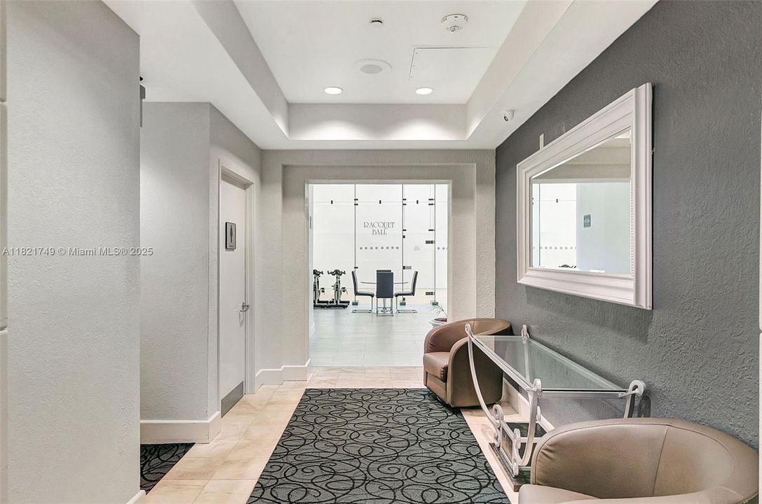 На продажу: $1,900,000 (3 спален, 2 ванн, 2020 Квадратных фут)