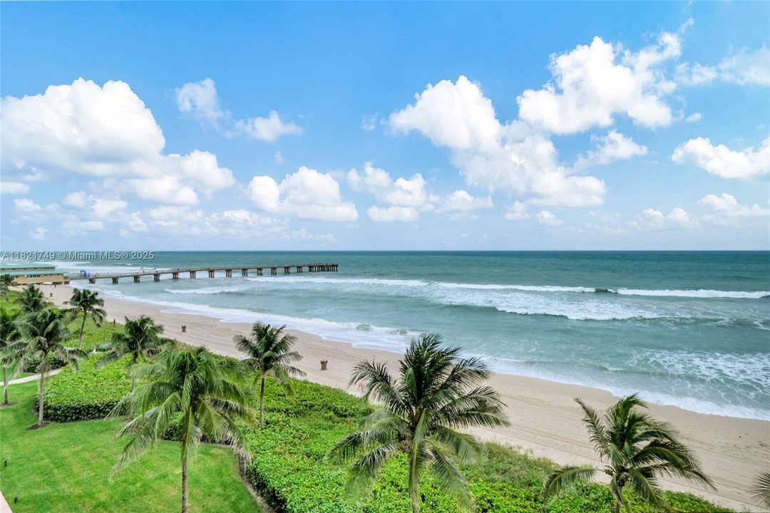 На продажу: $1,900,000 (3 спален, 2 ванн, 2020 Квадратных фут)