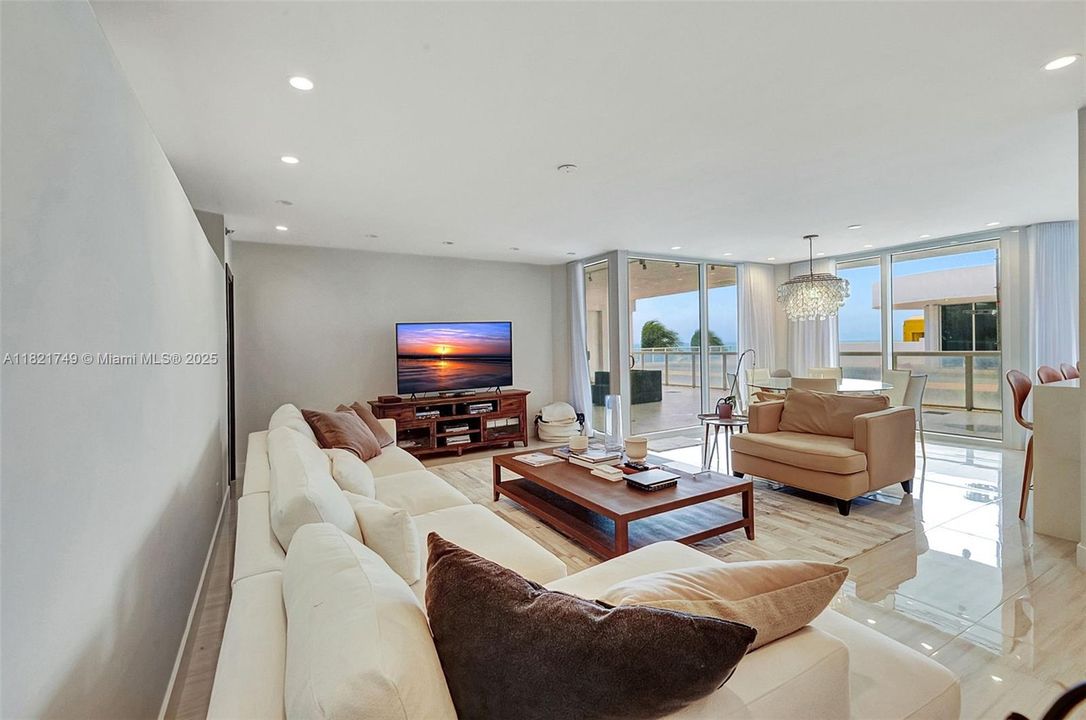 На продажу: $1,900,000 (3 спален, 2 ванн, 2020 Квадратных фут)