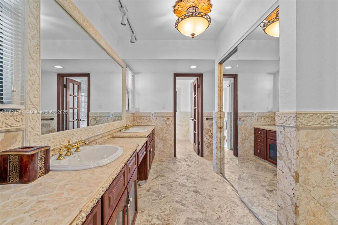 На продажу: $7,490,000 (5 спален, 6 ванн, 6738 Квадратных фут)