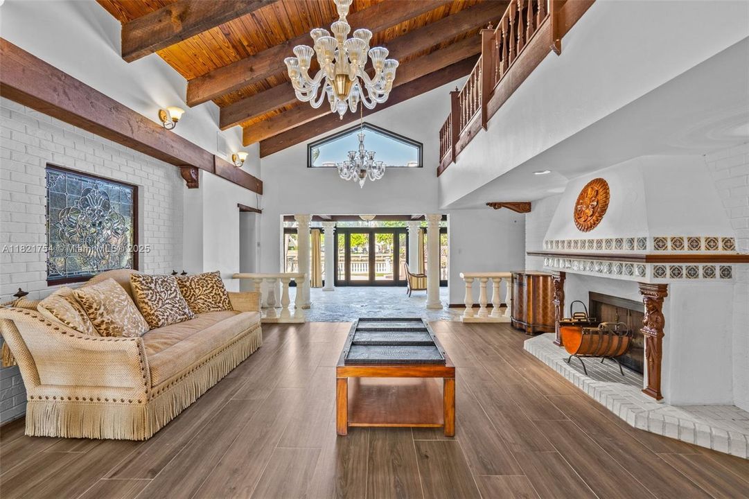 На продажу: $7,490,000 (5 спален, 6 ванн, 6738 Квадратных фут)