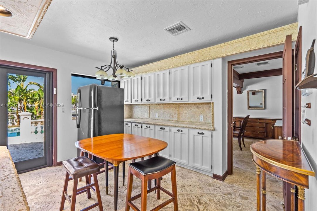 На продажу: $7,490,000 (5 спален, 6 ванн, 6738 Квадратных фут)