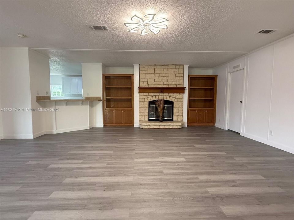 Vendido Recientemente: $280,000 (3 camas, 2 baños, 0 Pies cuadrados)