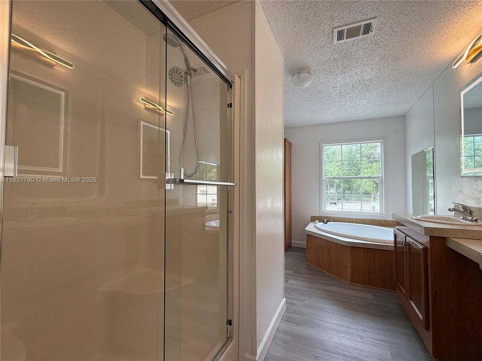 Vendido Recientemente: $280,000 (3 camas, 2 baños, 0 Pies cuadrados)