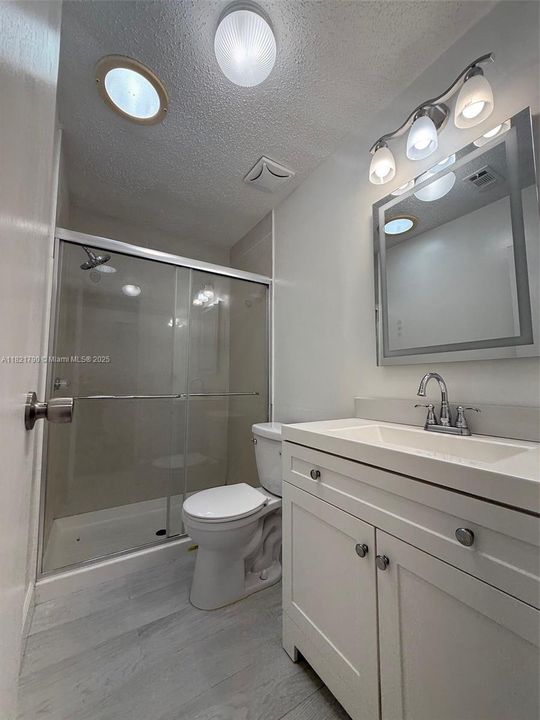 Vendido Recientemente: $280,000 (3 camas, 2 baños, 0 Pies cuadrados)