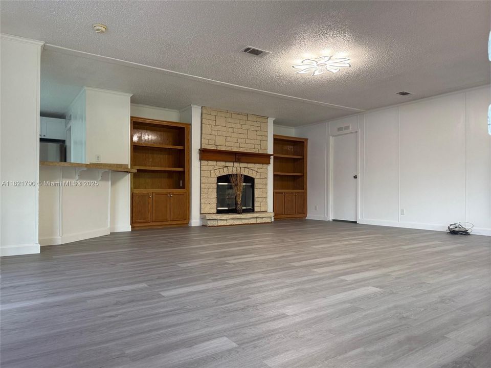 Vendido Recientemente: $280,000 (3 camas, 2 baños, 0 Pies cuadrados)