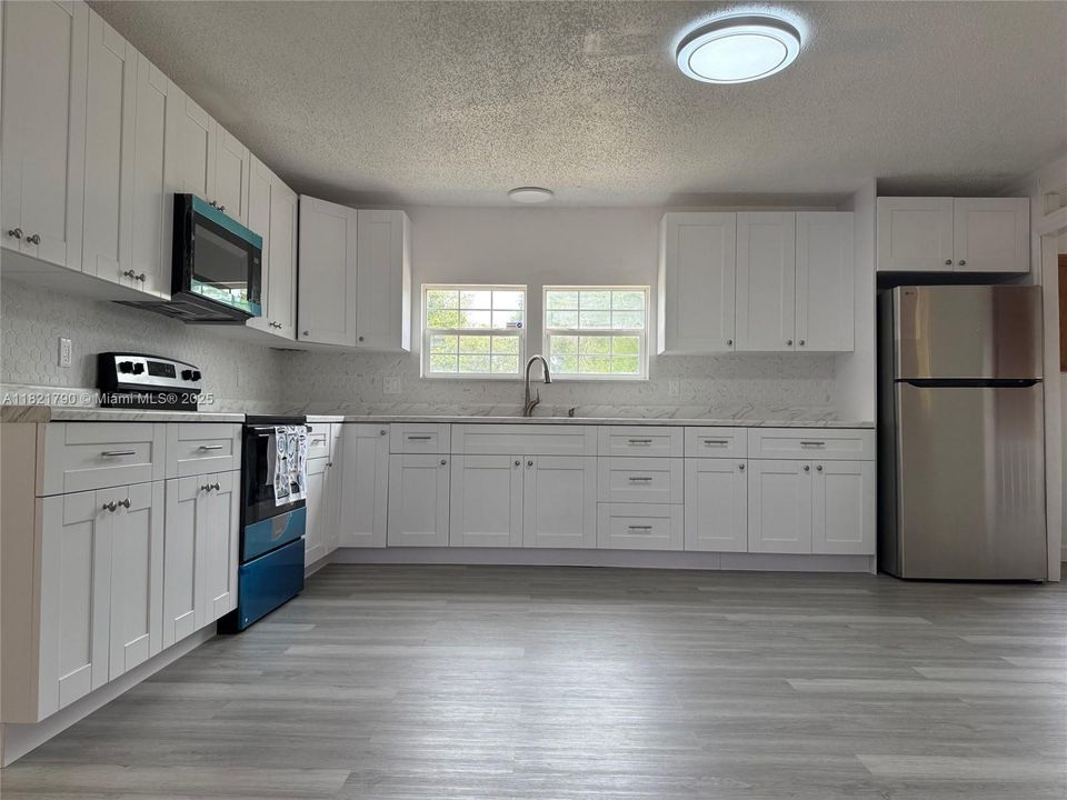 Vendido Recientemente: $280,000 (3 camas, 2 baños, 0 Pies cuadrados)